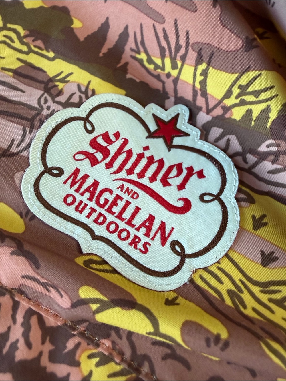 Magellan Outdoors Shiner Bock Beer Fishing Shirt Mens 2XL Short Sleeve Camo - Picture 3 of 12